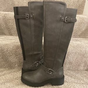 NEW GBG Silene Boots, Light Gray, Black Stripe, Size 6